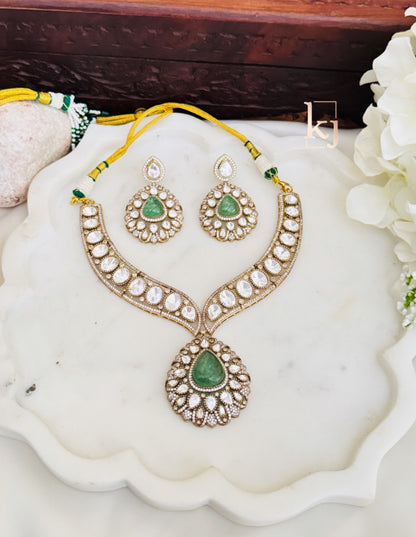 Esti Necklace set