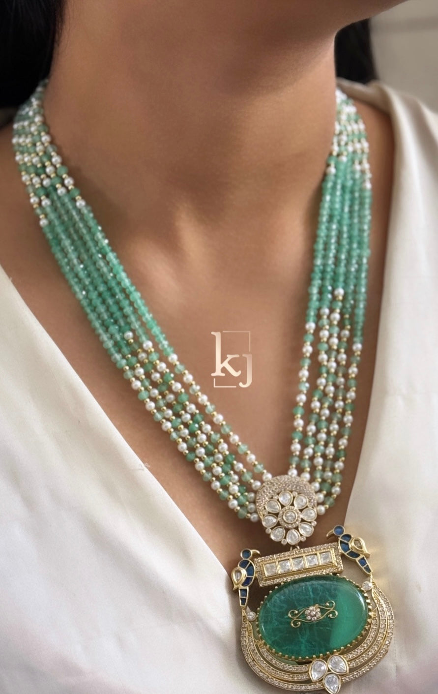 Inayat pendant set