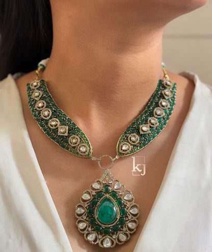 Vellie Pendant set