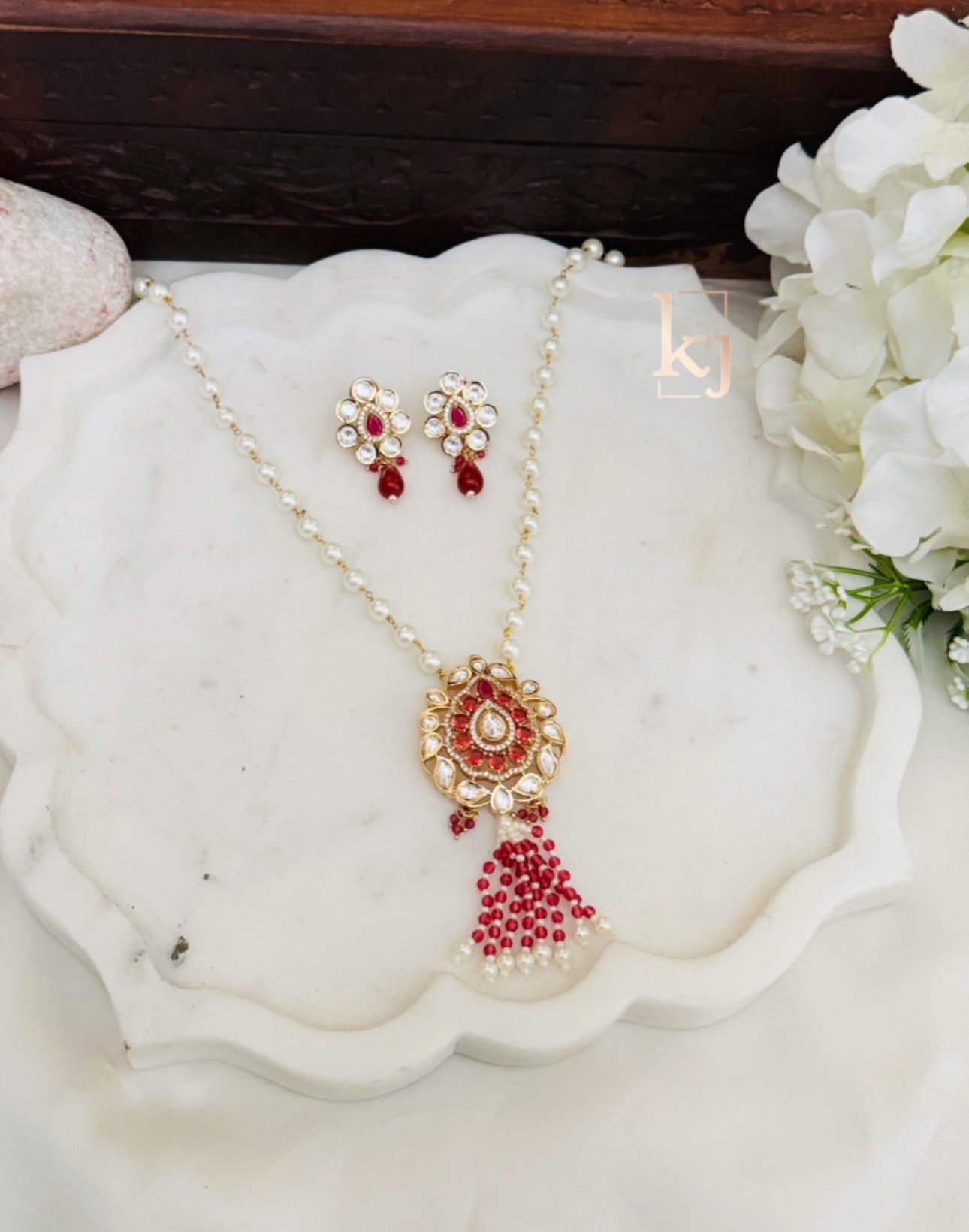 Leonora pendant set