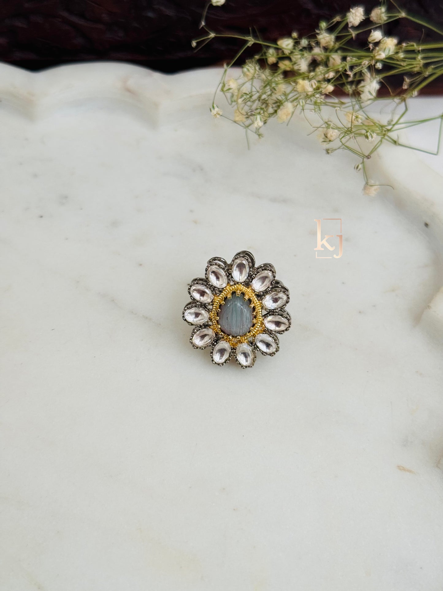 Diva ring