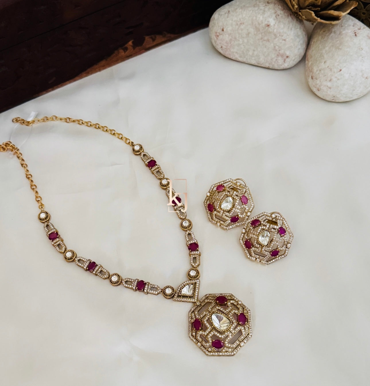 Noele Necklace set