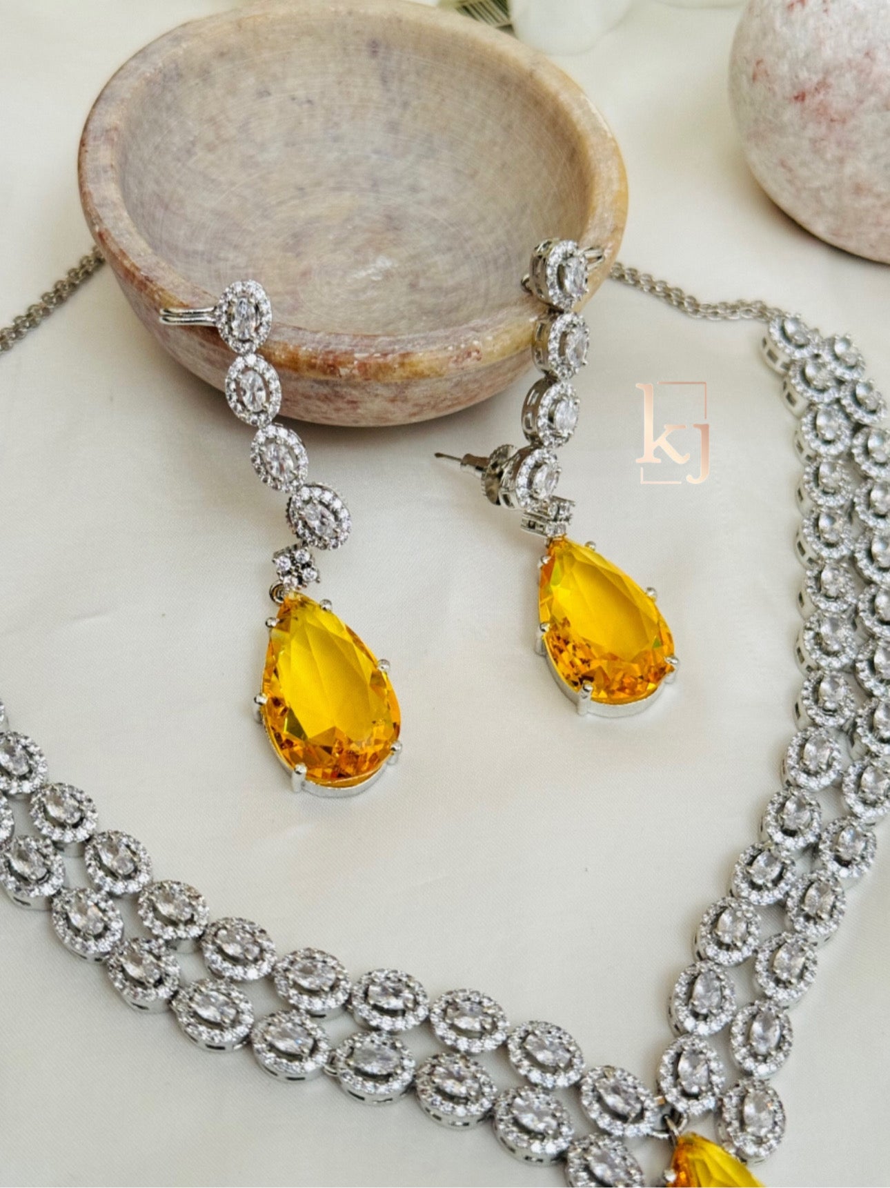 Liya necklace set