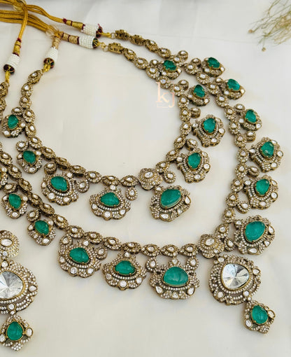 Trina necklace set