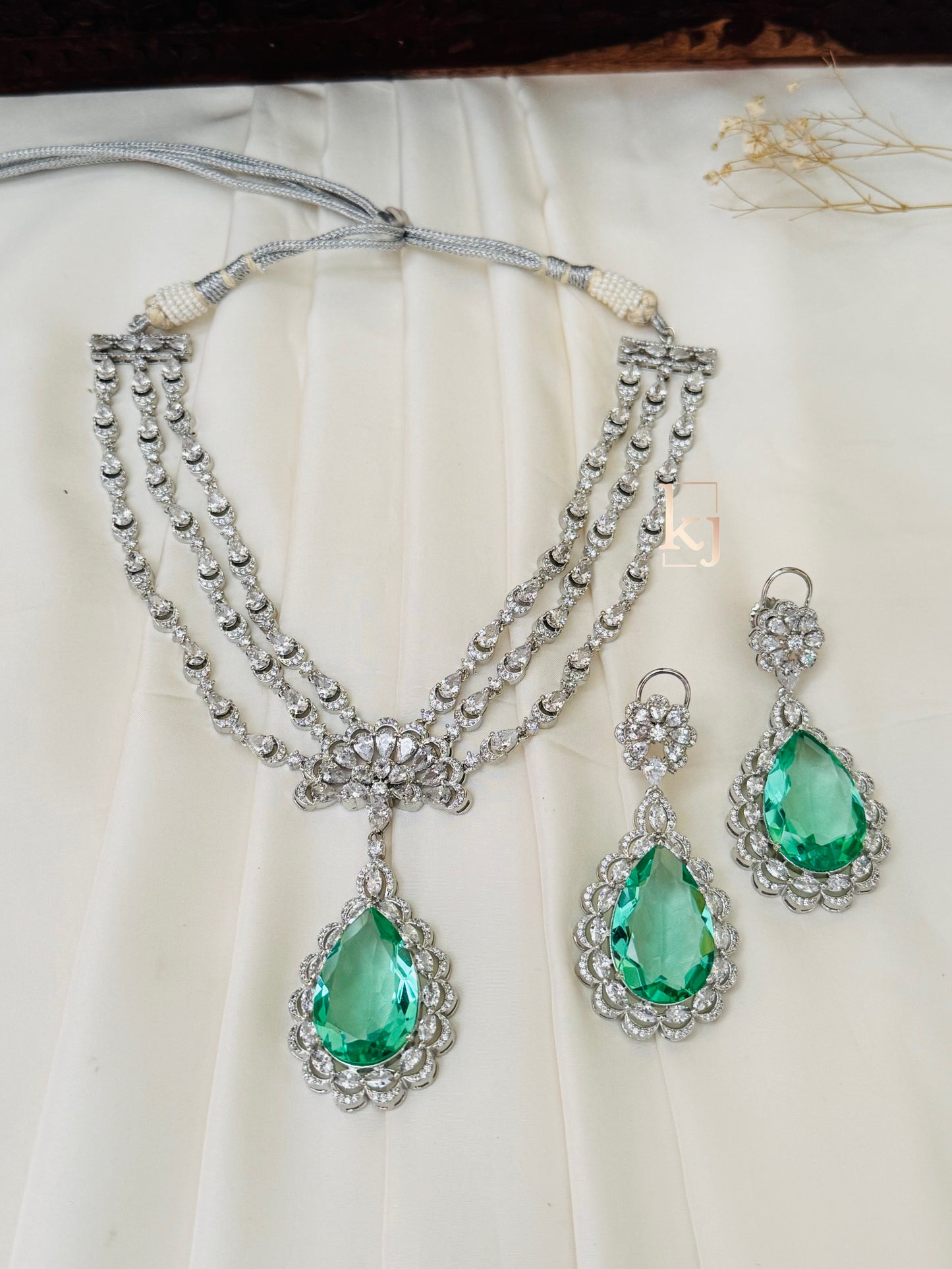 Kina pendent set