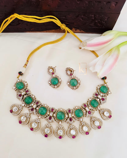 Isla Necklace set