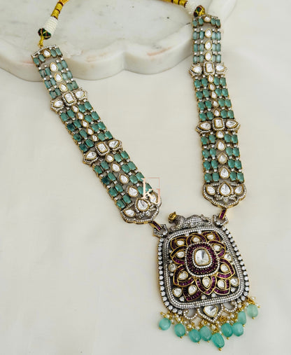 Amara pendant set