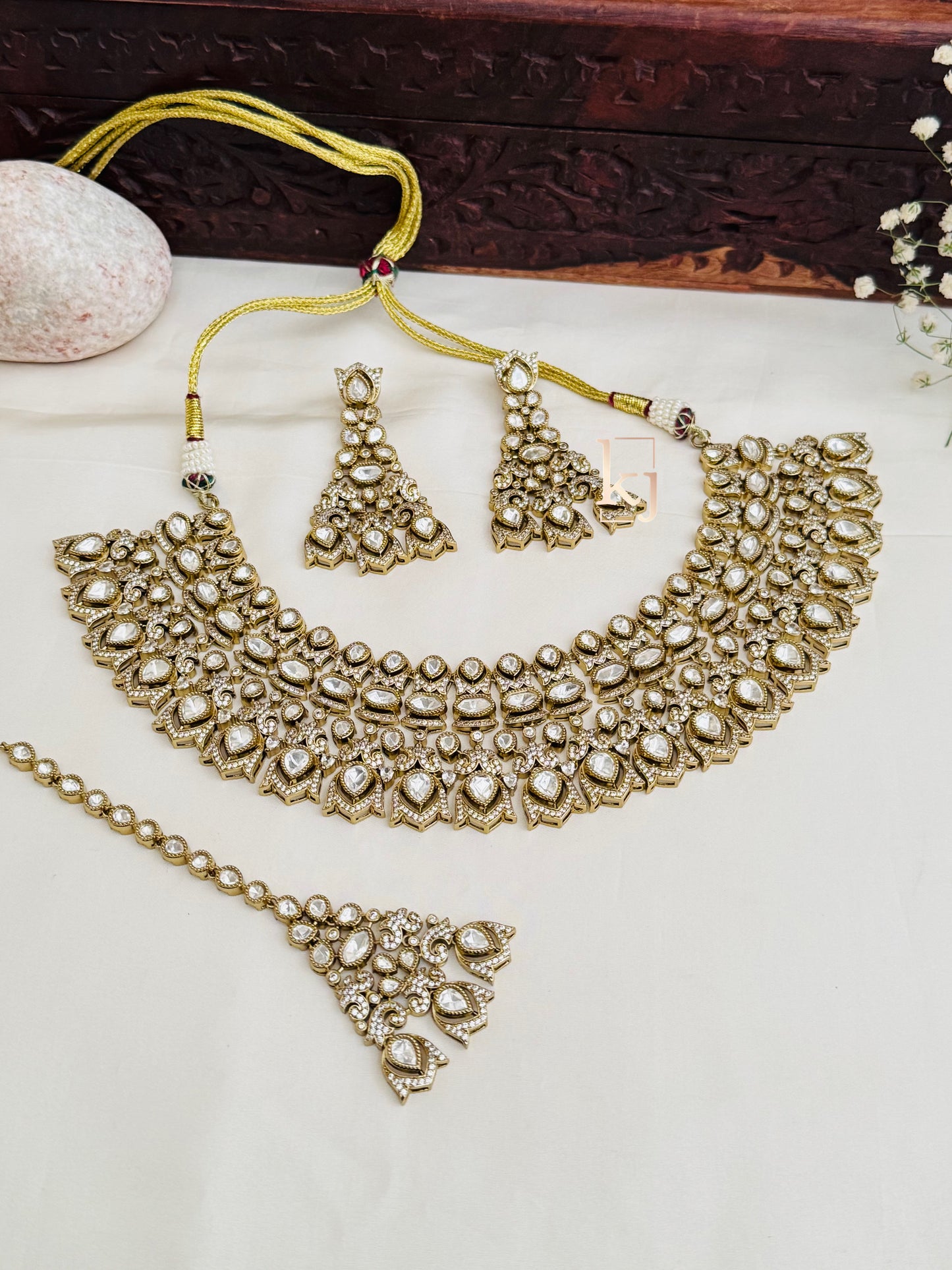 Kwan bridal set
