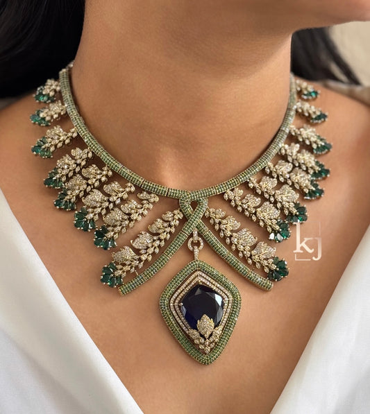 Maoz necklace set