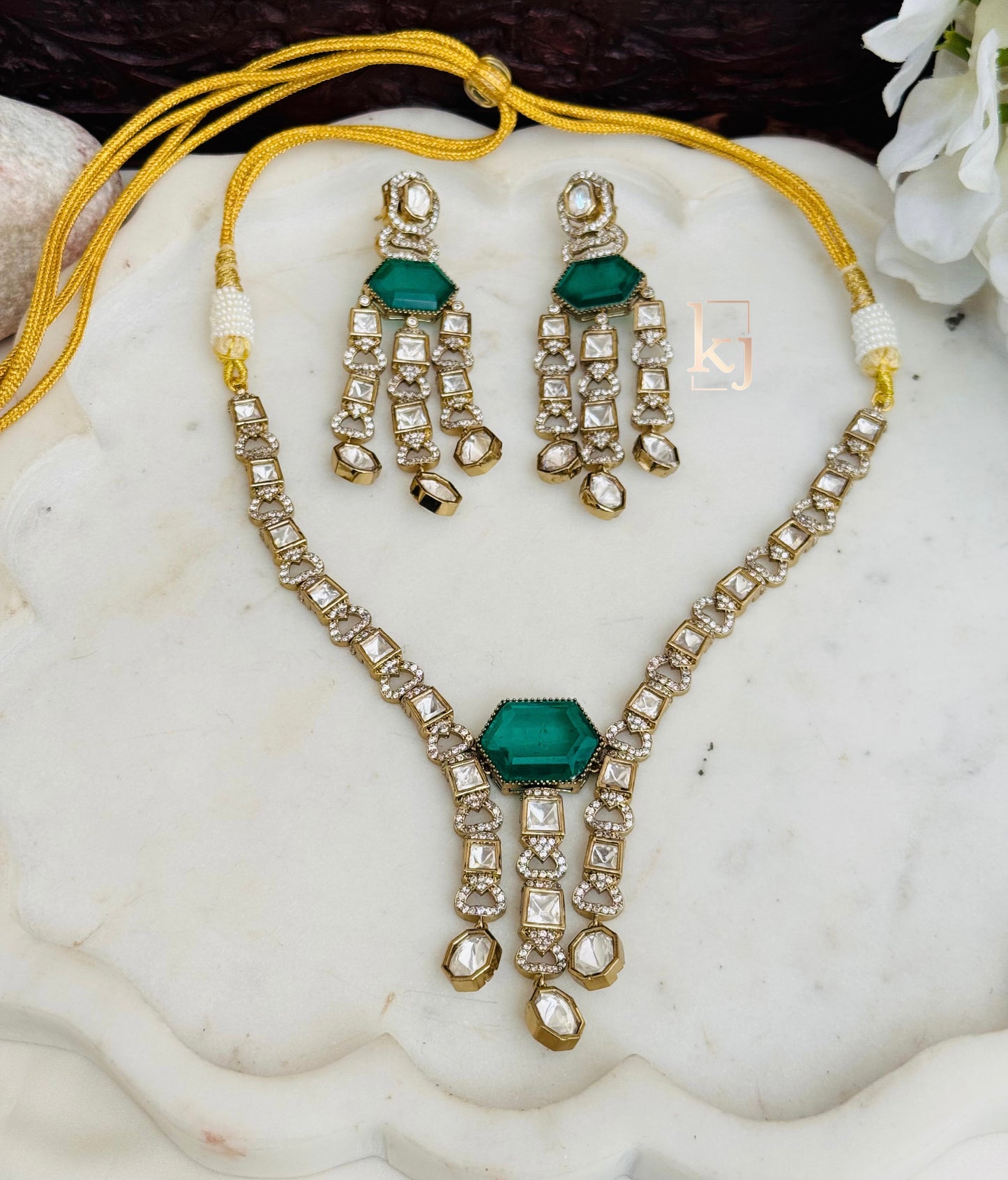 Via necklace set