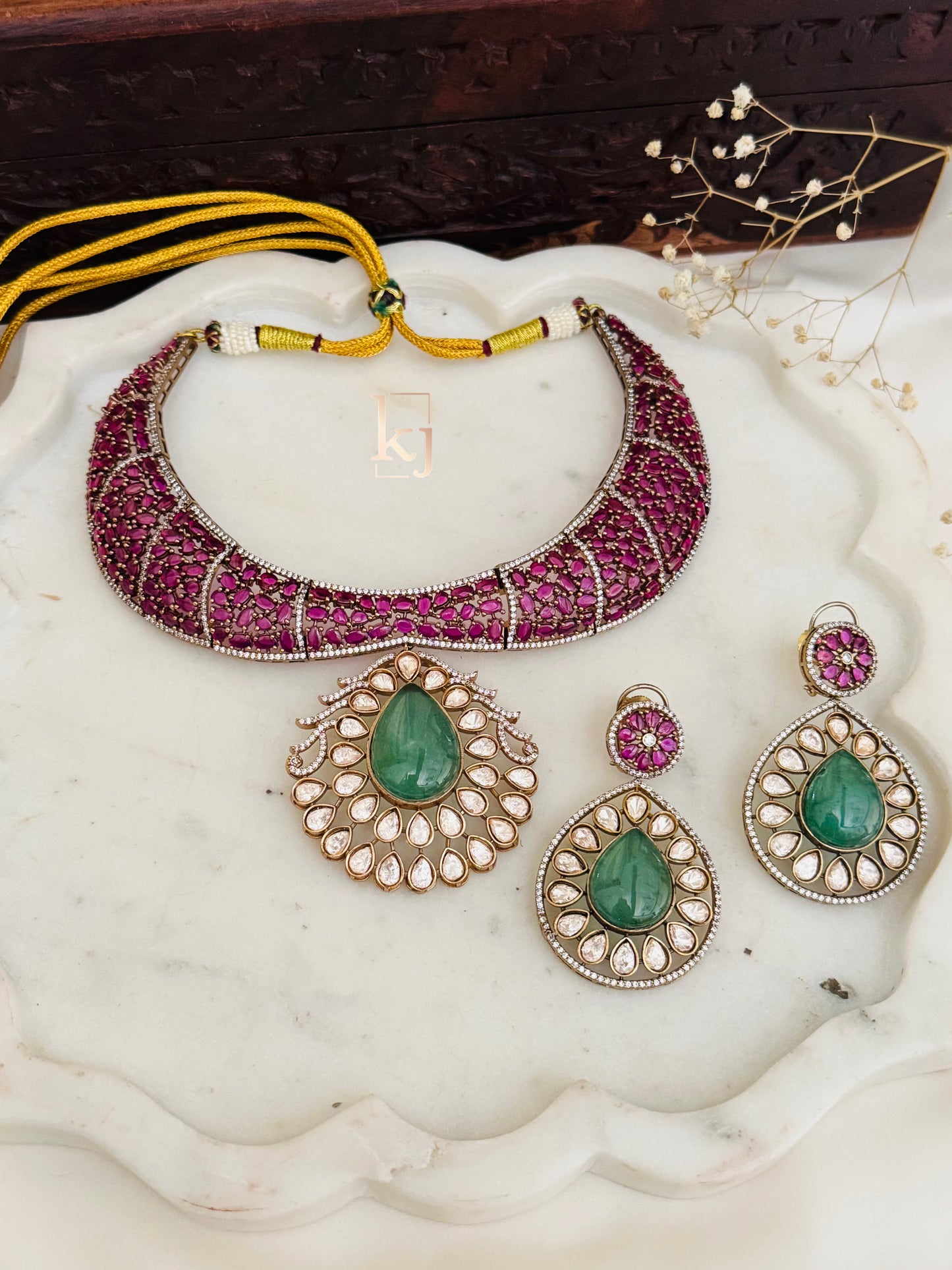 Lein necklace set