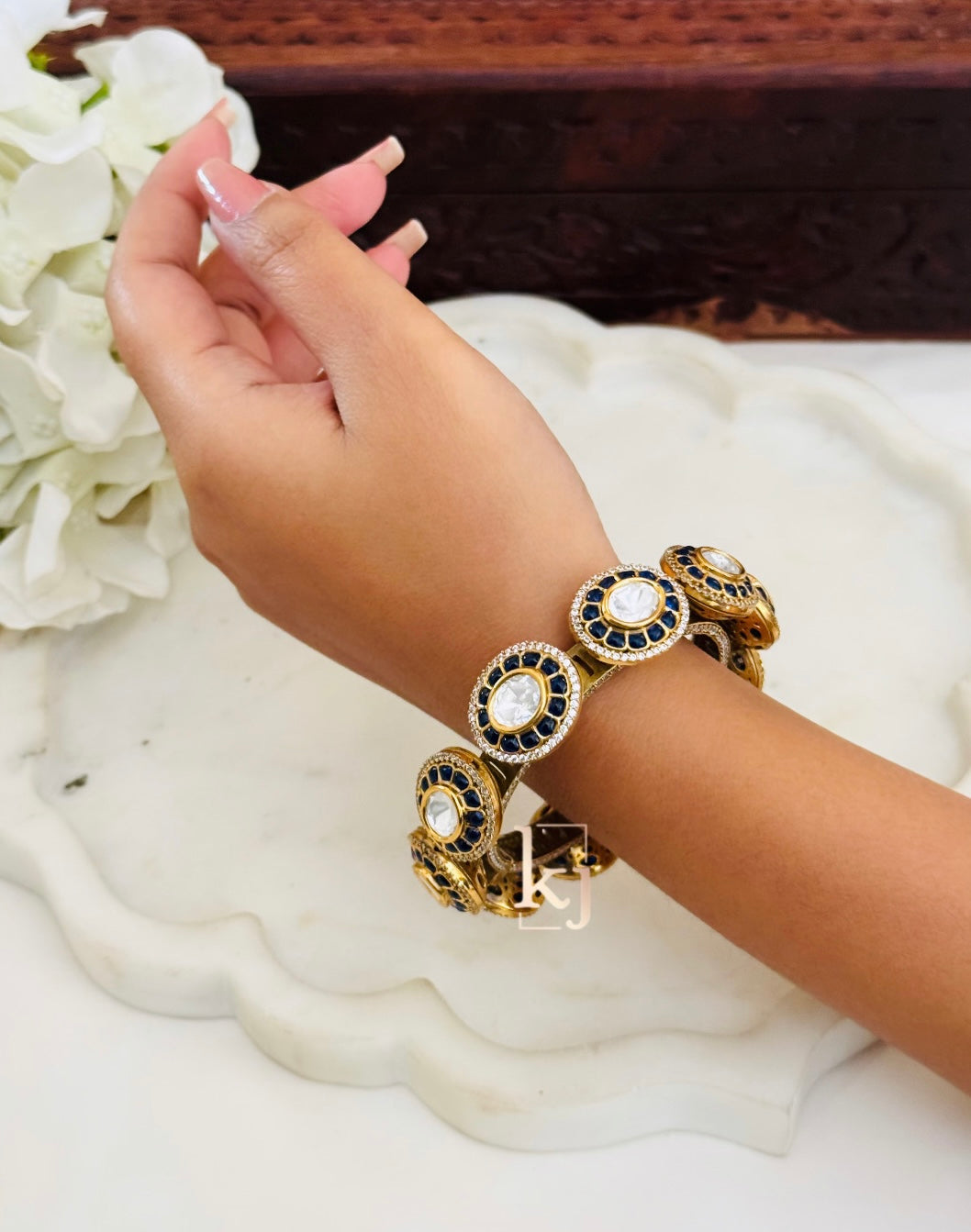 Lexie bangle kada single