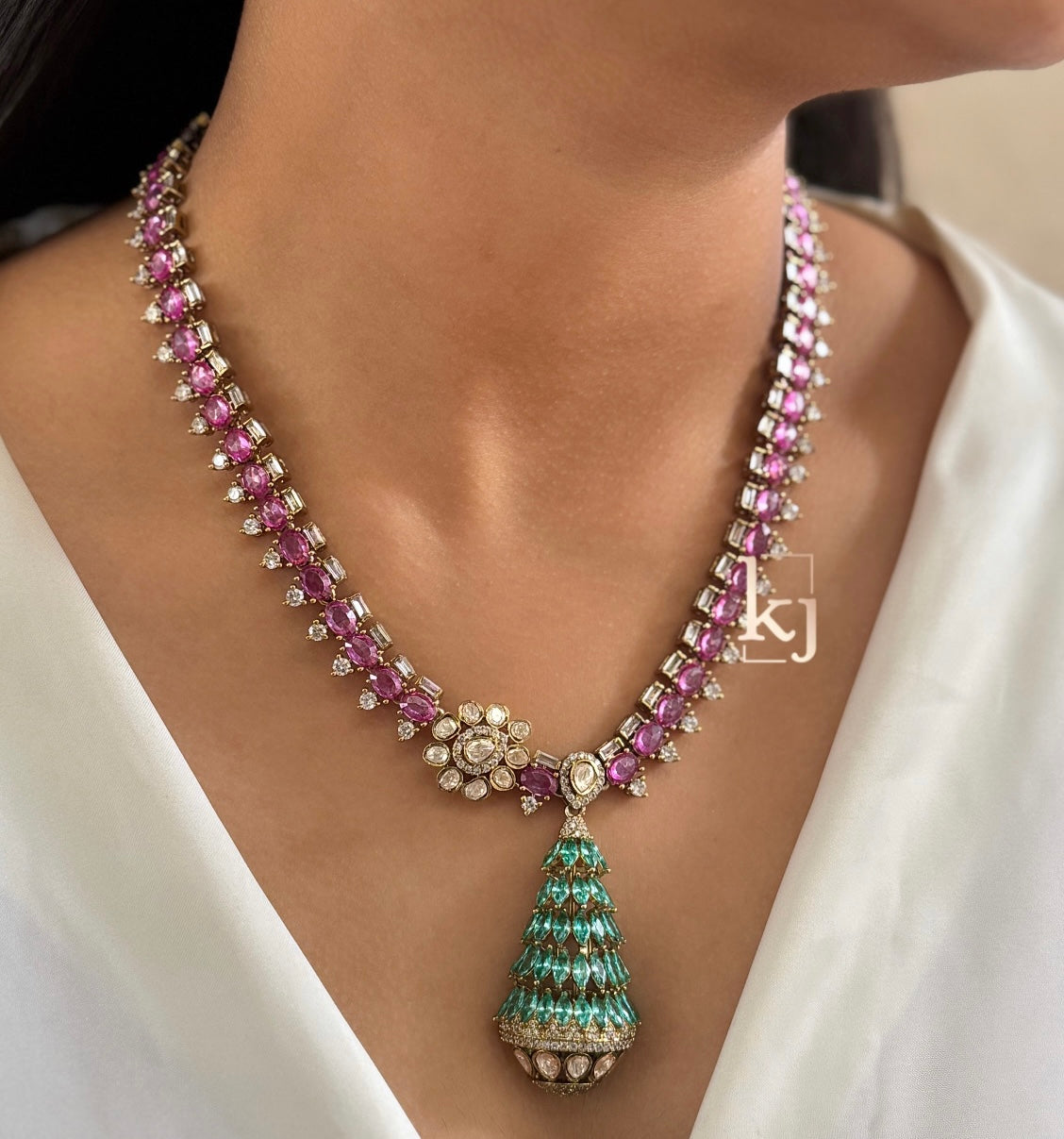 Sabine pendant set