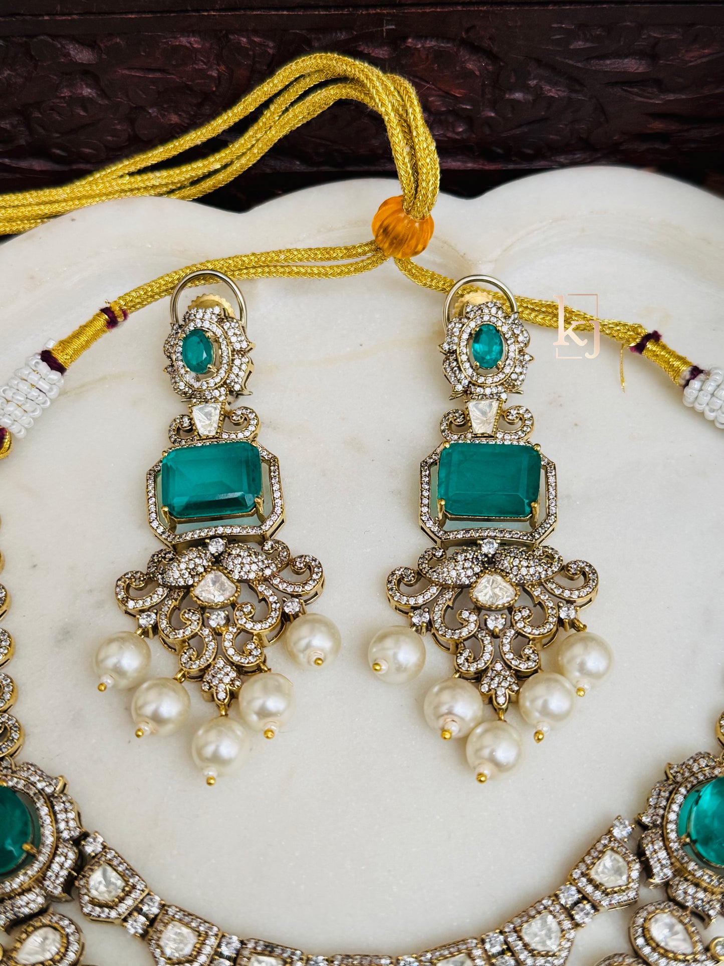 Zaye necklace set