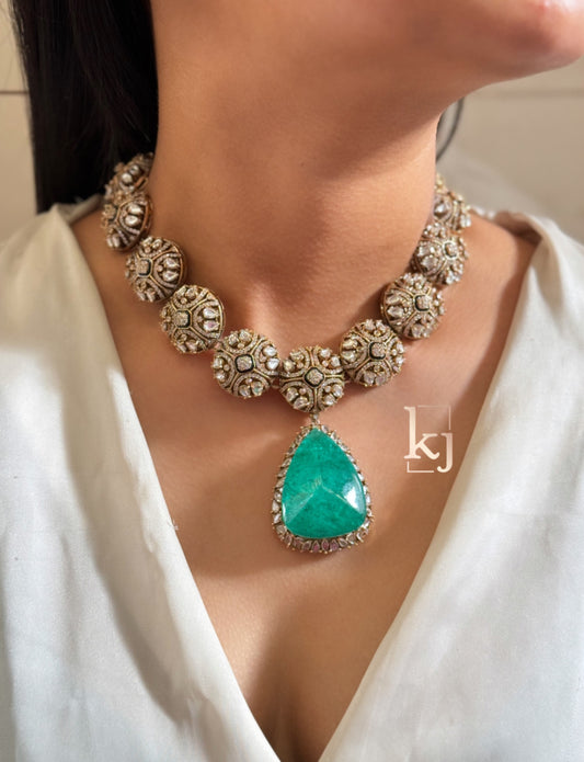 Twila necklace set