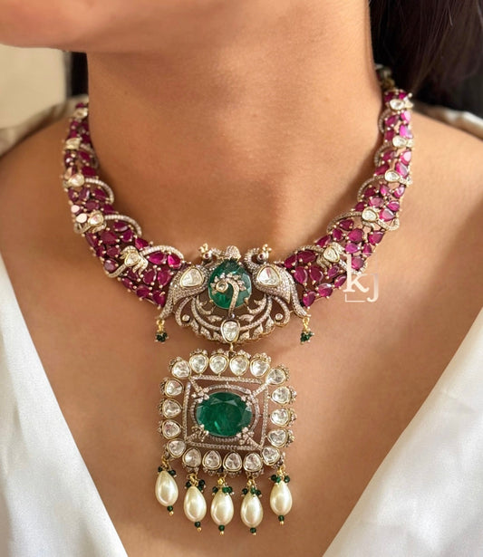 Elodie necklace set