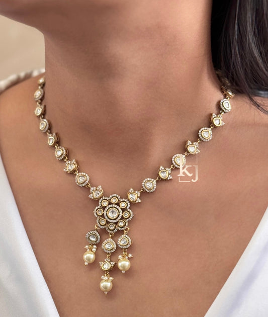 Flavi necklace