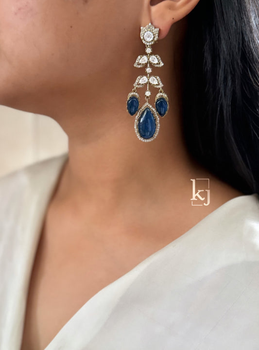 Calix Earrings set