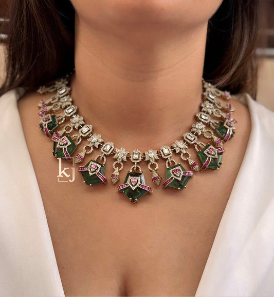 Sivara necklace set