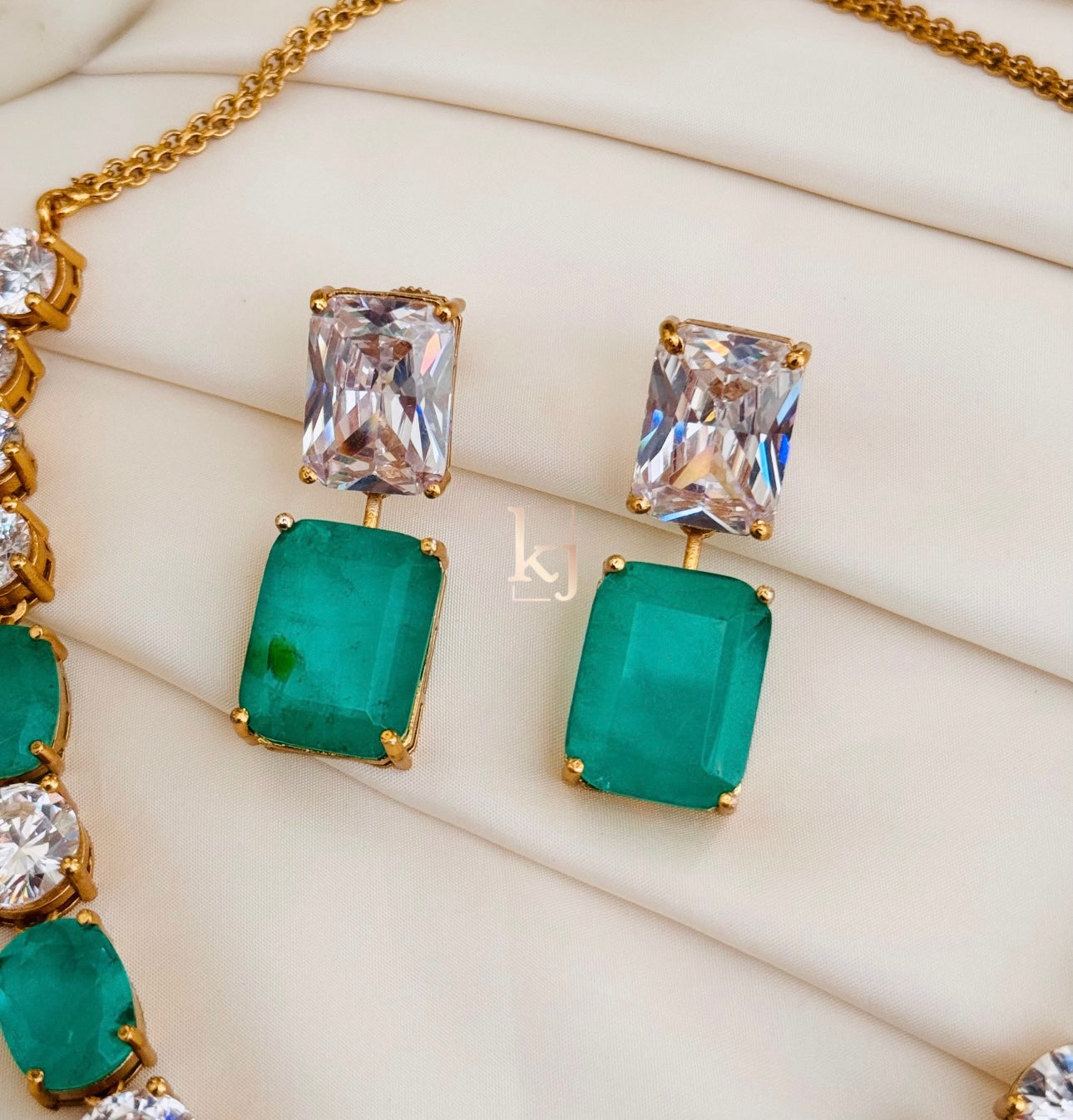Nil necklace set
