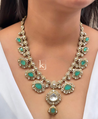 Rezaa necklace set