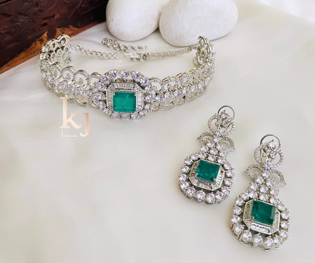 Ruthi choker set