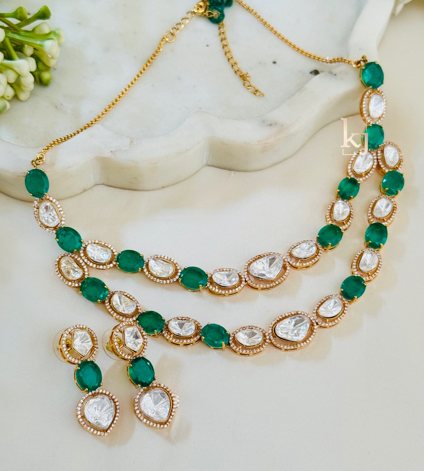 Froz necklace set