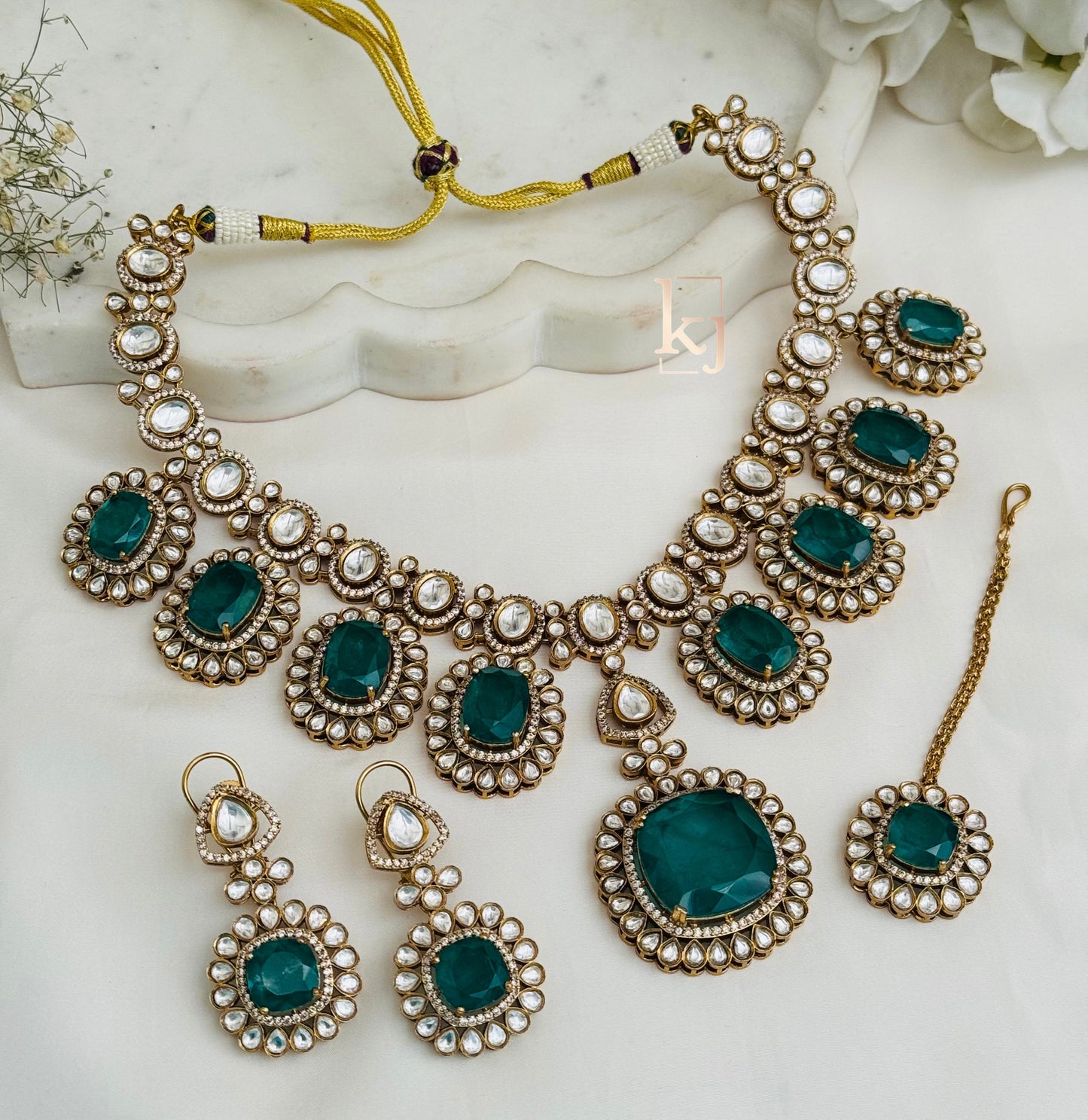 Eryn necklace set