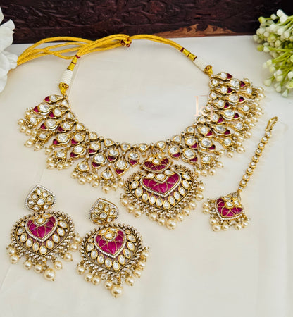 Reign necklace set