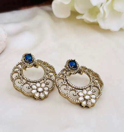 Laghuvi Earrings set