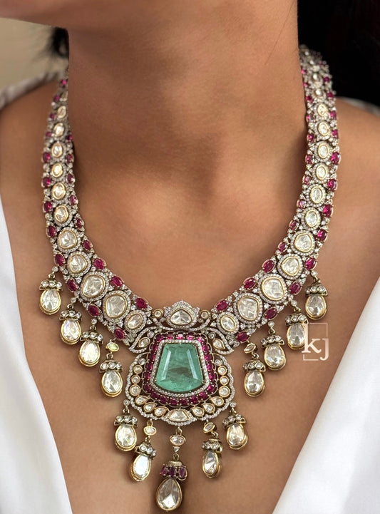 Leigh necklace set