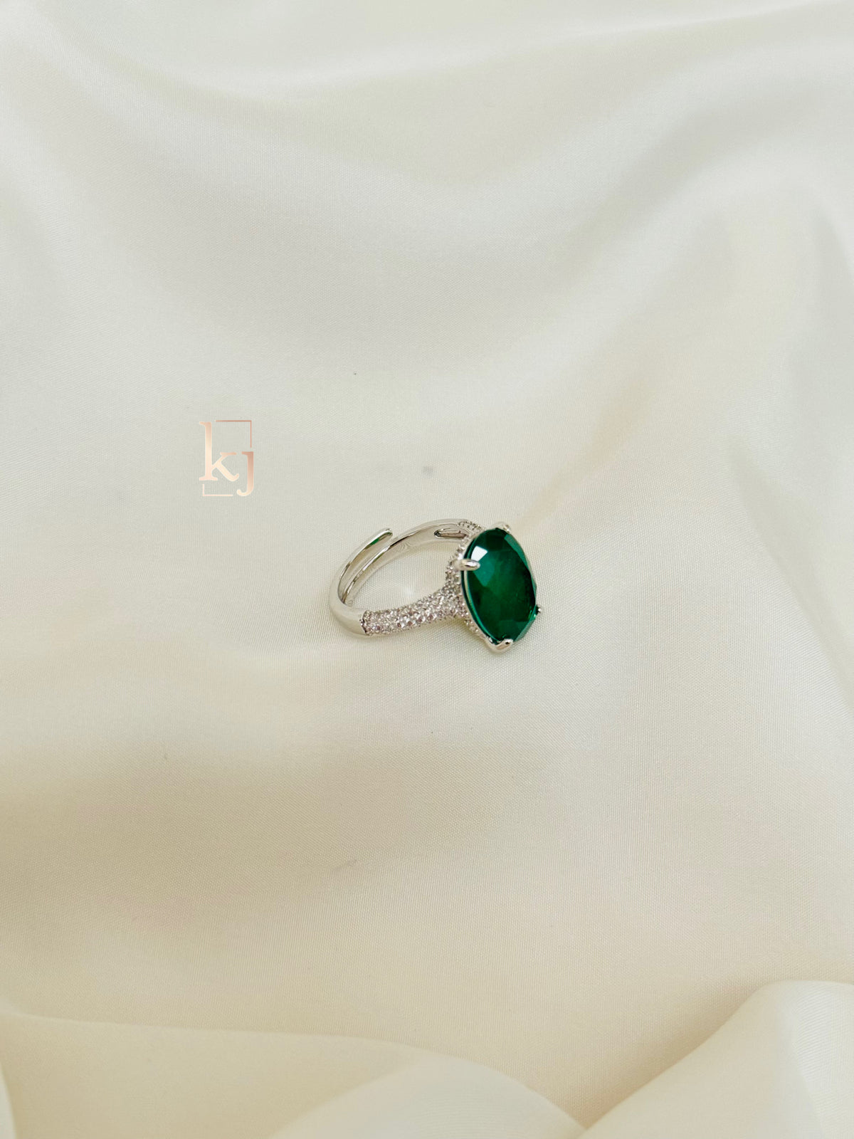 Carwen ring