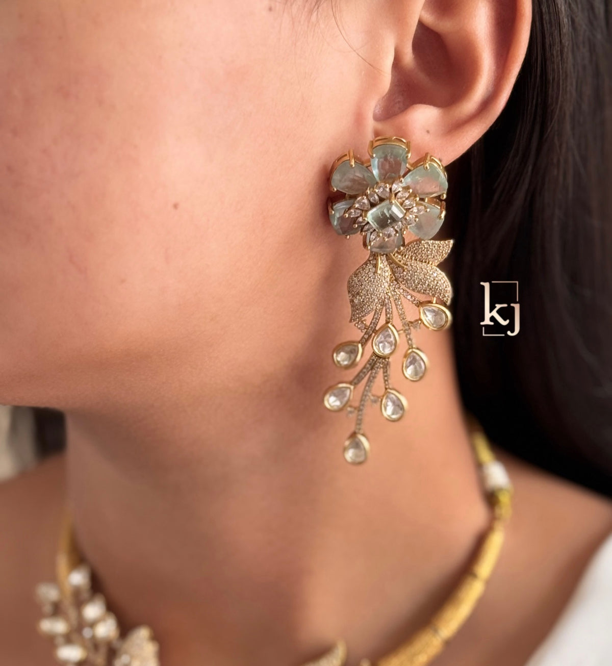 Shriyv necklace set