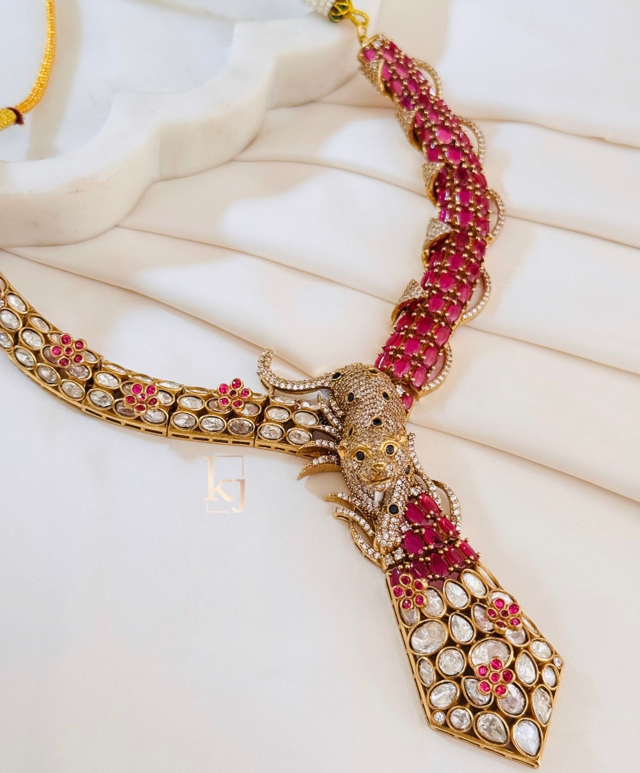 Ziavi necklace set
