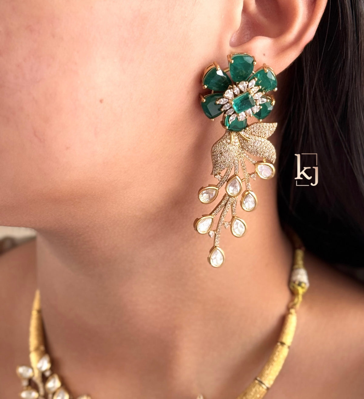Shriyv necklace set