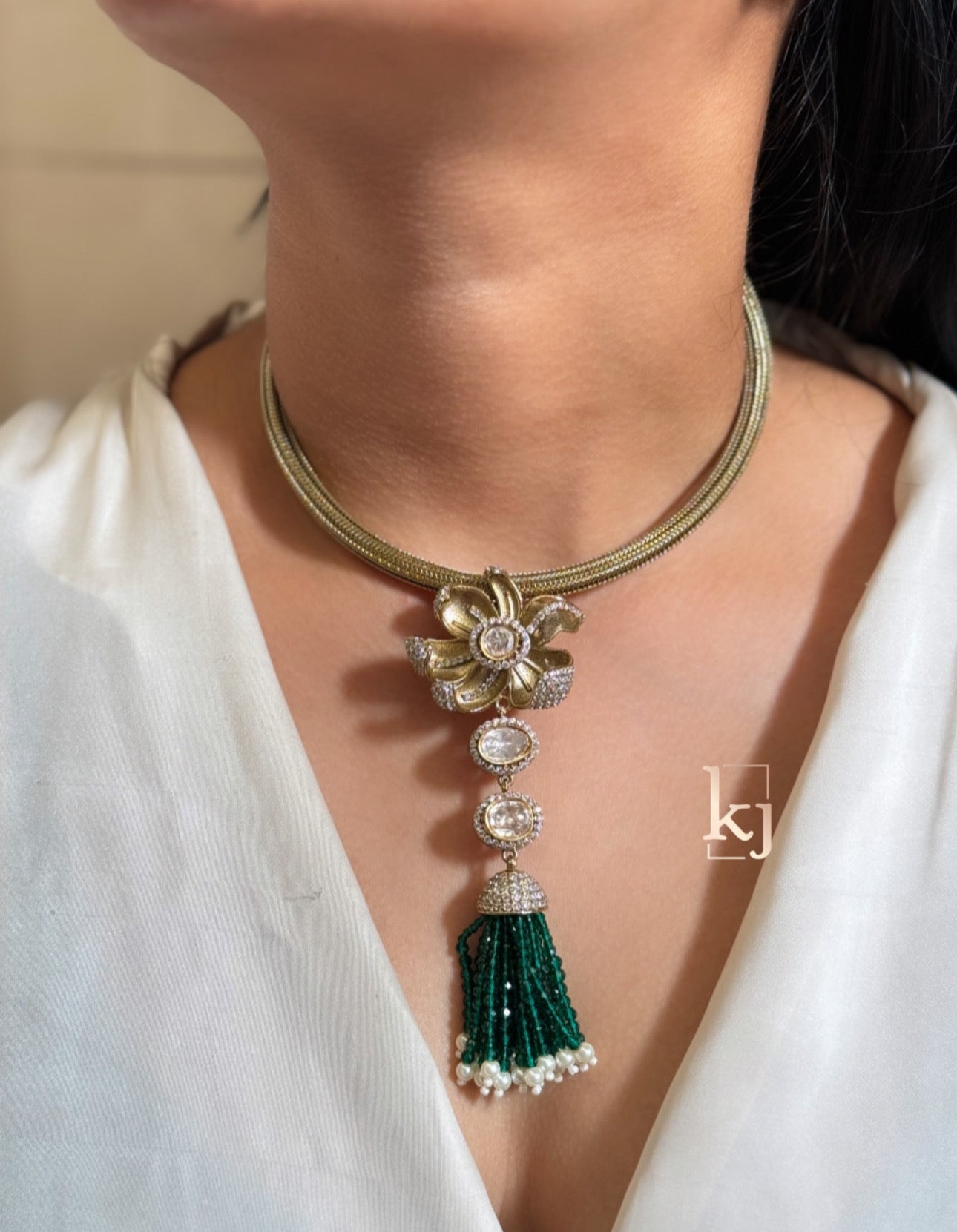 Aviva pendant set