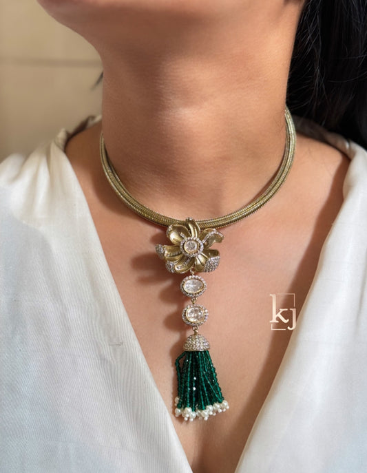 Aviva pendant set