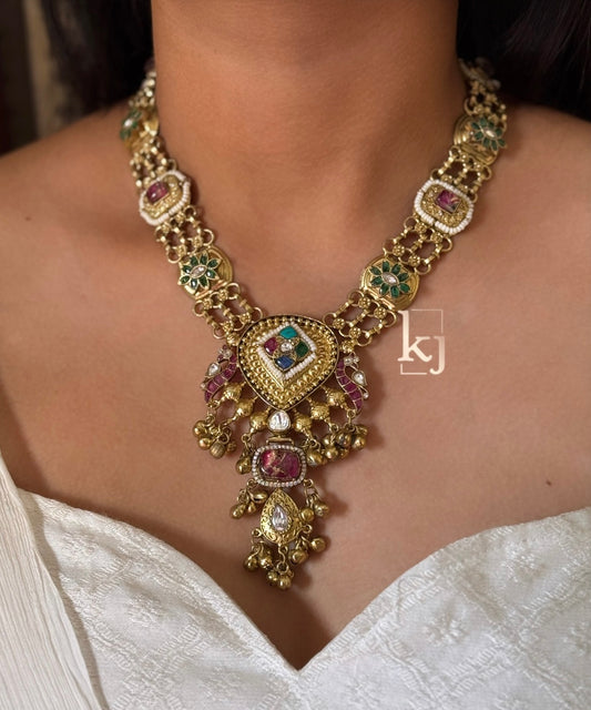 Beatrix necklace set