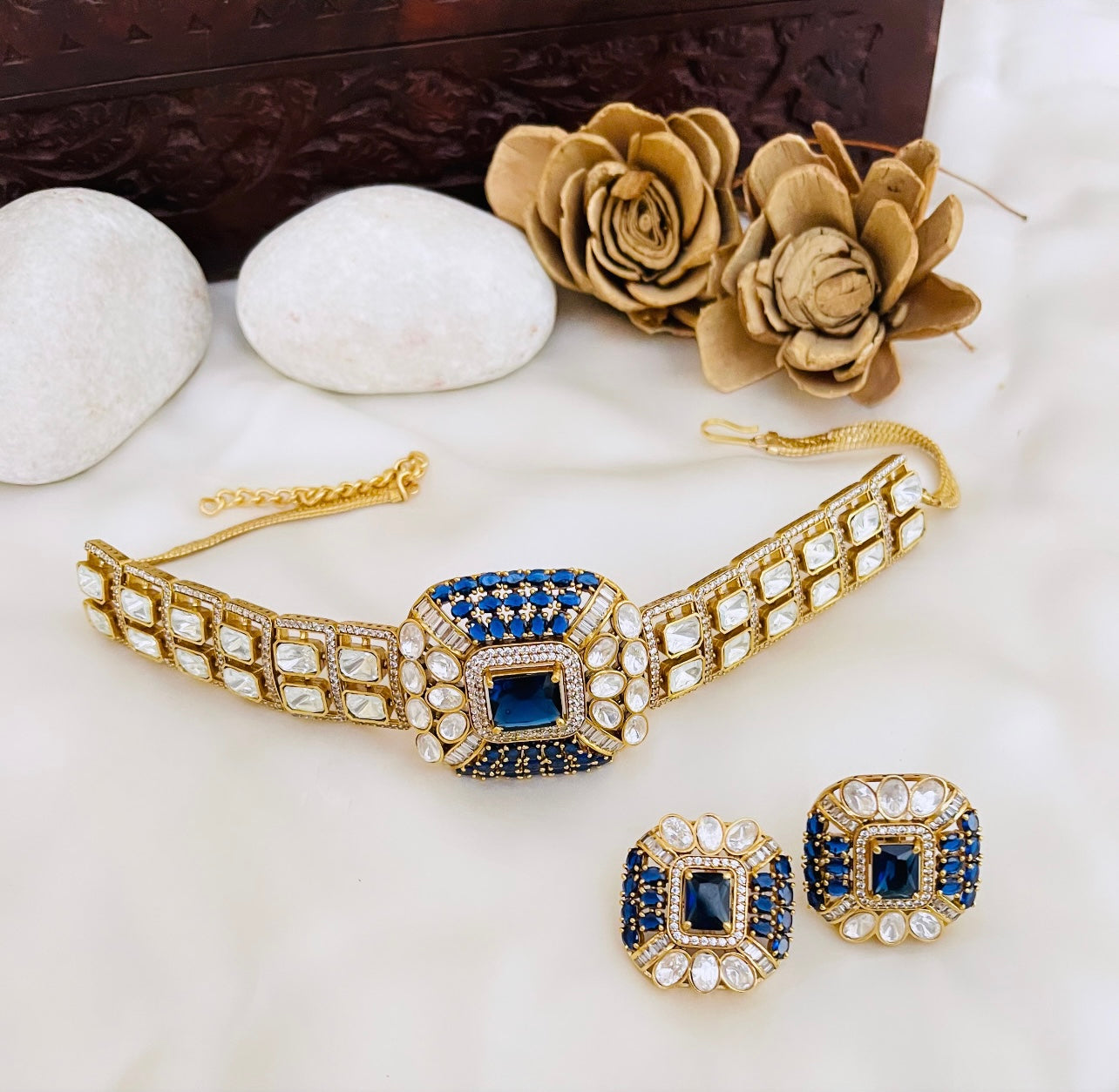 Jane choker set