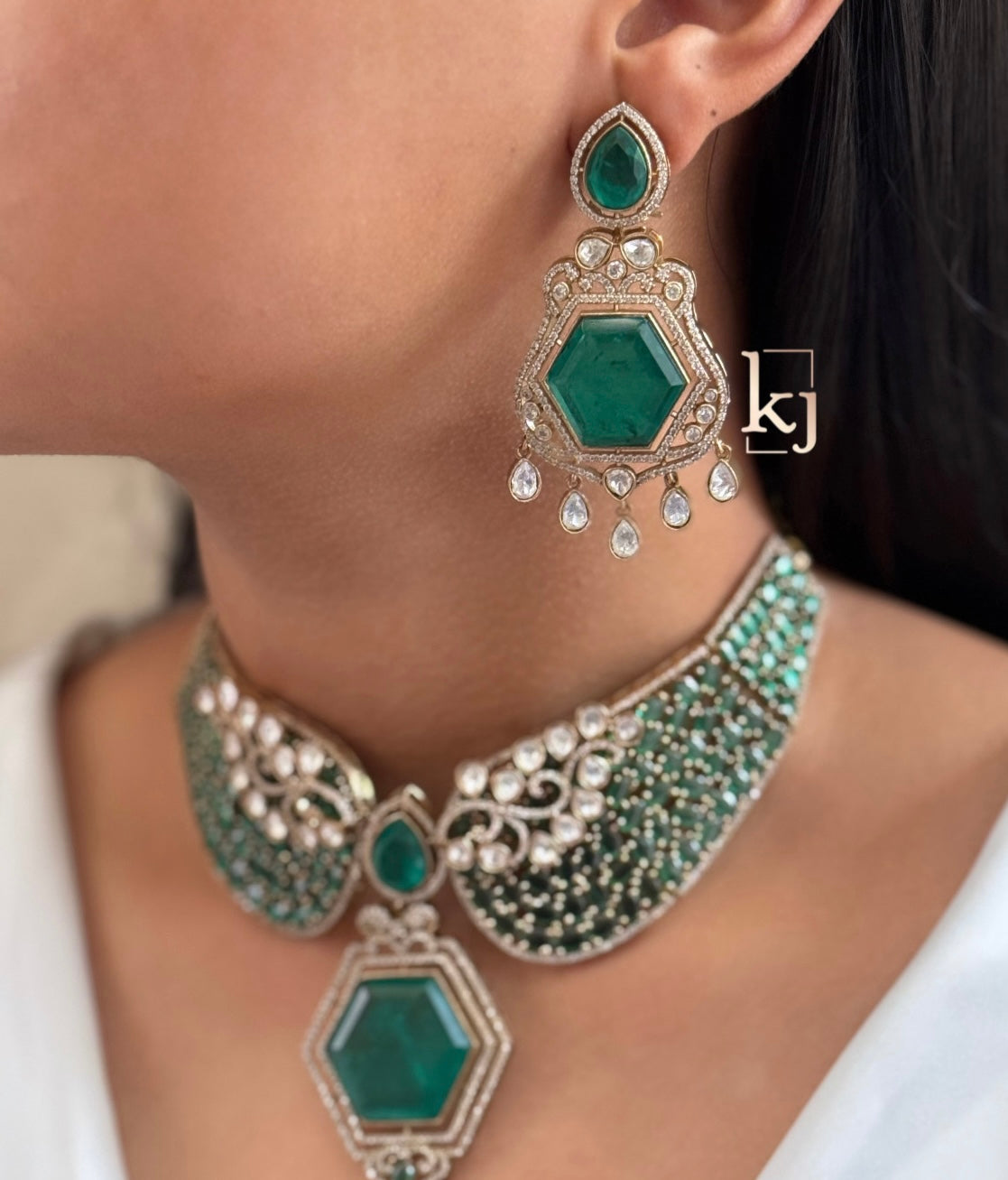Evelyn choker set