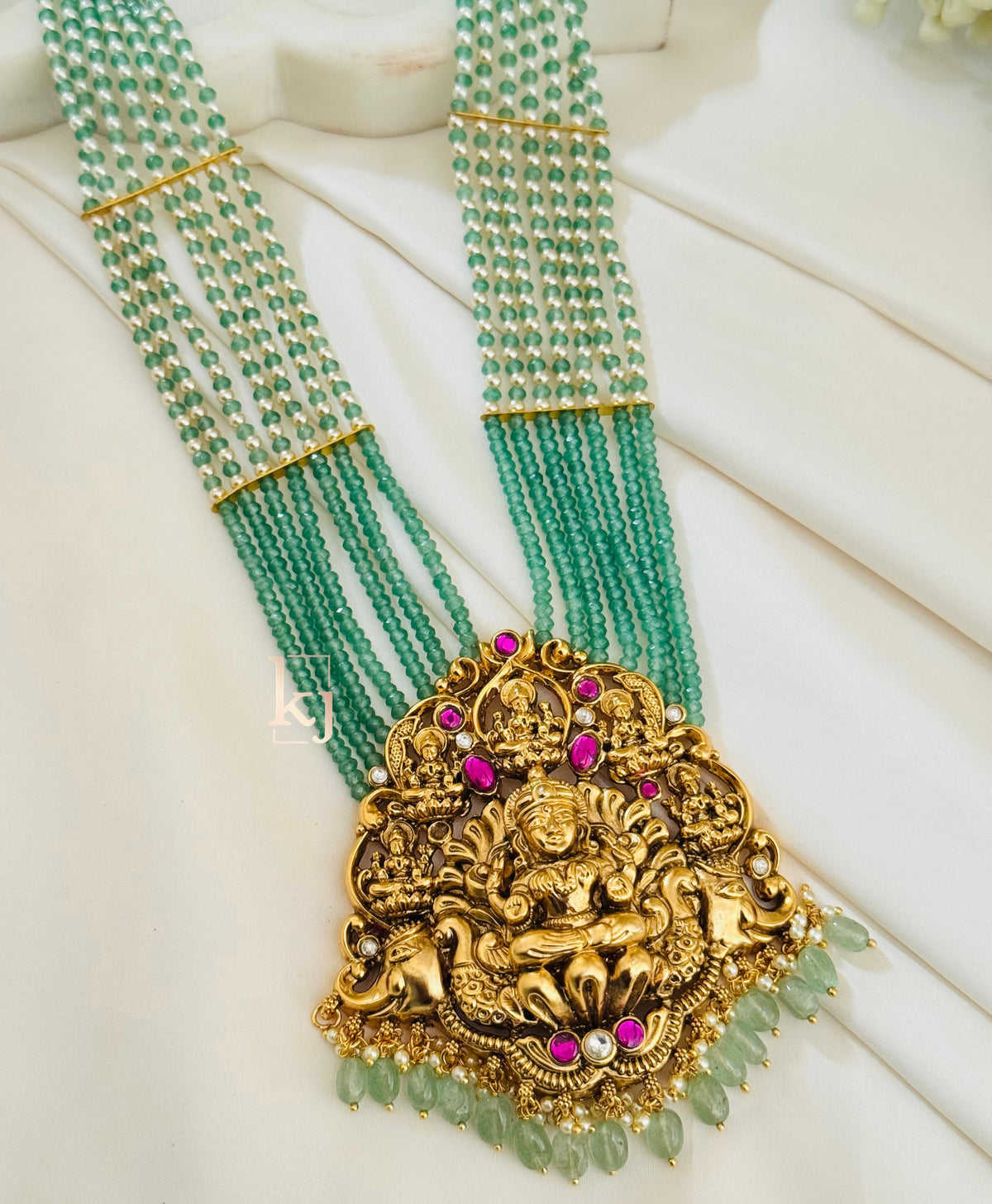 Lakshmi pendant set