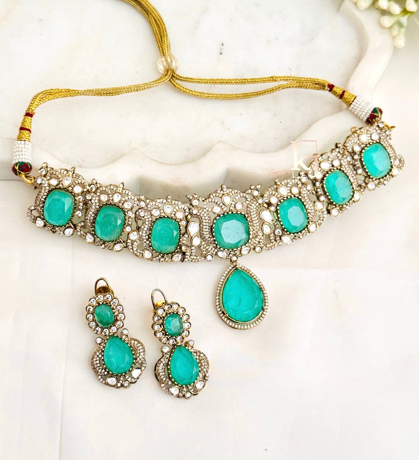 Xin choker set