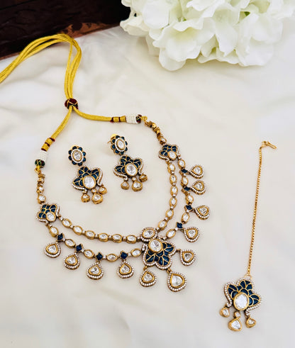 Cora necklace set