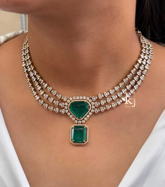 Hyunda necklace set