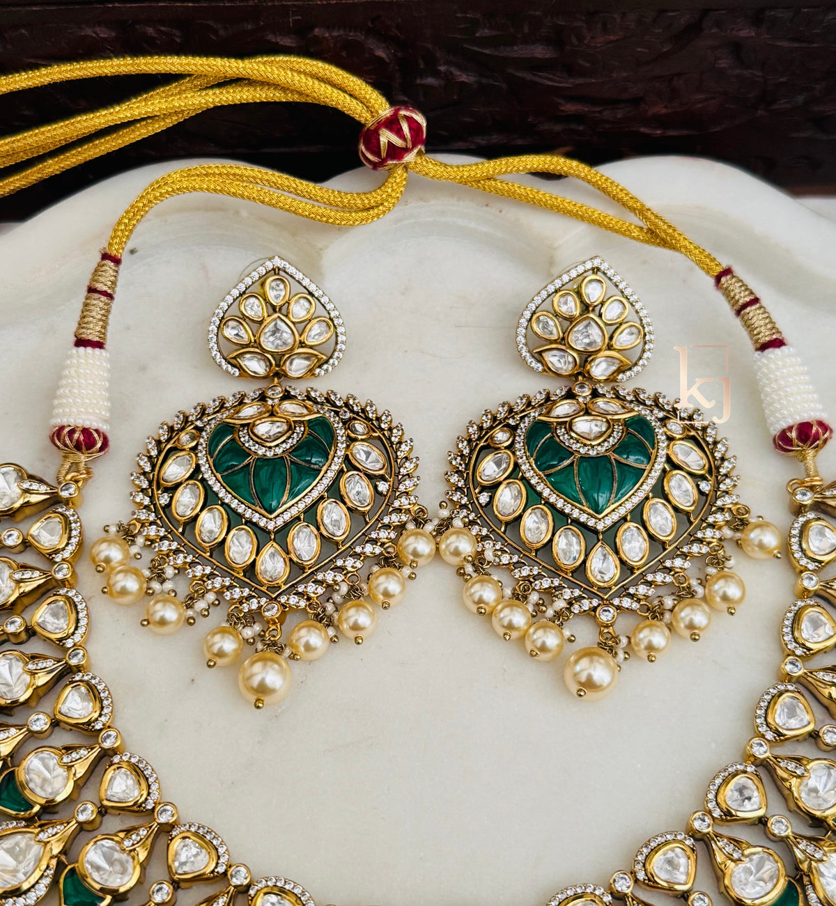 Reign necklace set