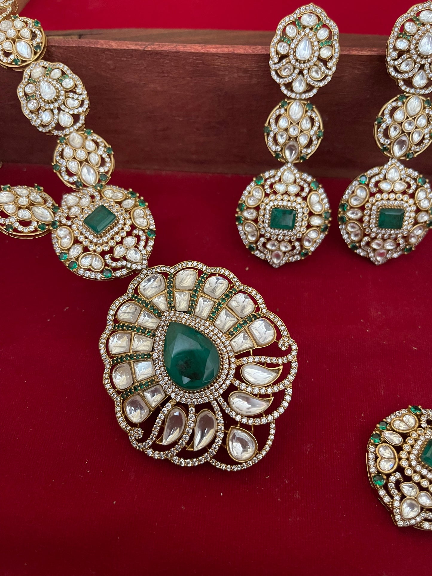 Erica Pendant set