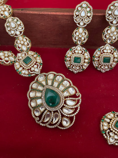 Erica Pendant set