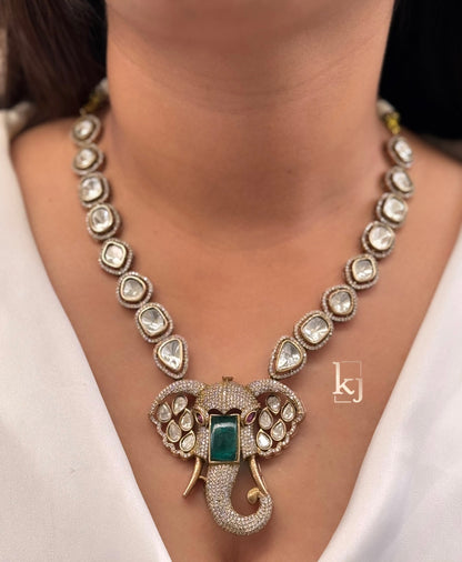 Tirasa necklace set
