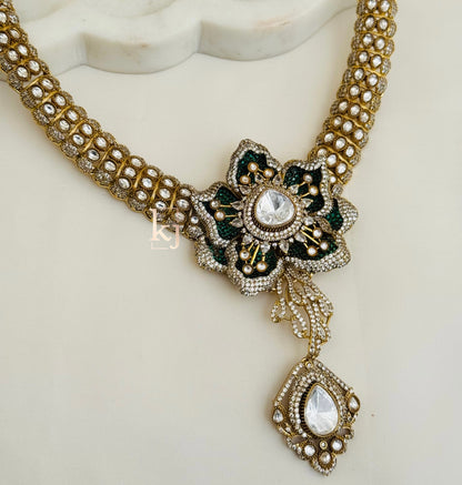 Eliska necklace set