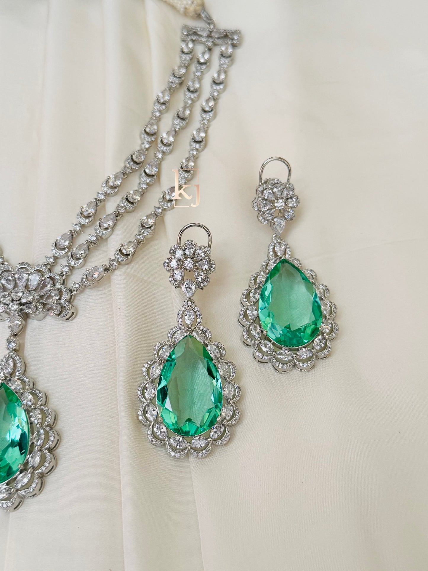 Kina pendent set